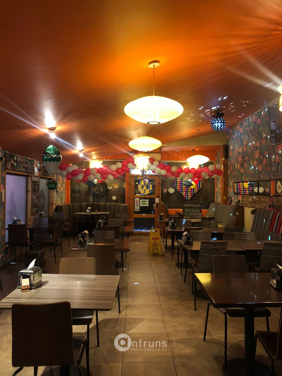 Local Comercial en Venta en Coyhaique | 15 Dormitorios | 4 Baños | 244 m² | UF 160 - 4