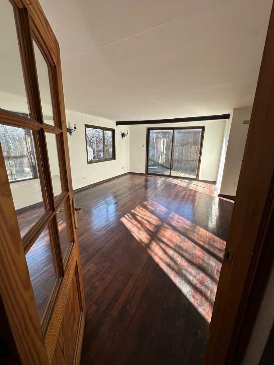 Casa en Venta en Coyhaique | 5 Dormitorios | 3 Baños | 211 m² | UF 8.100 - 6