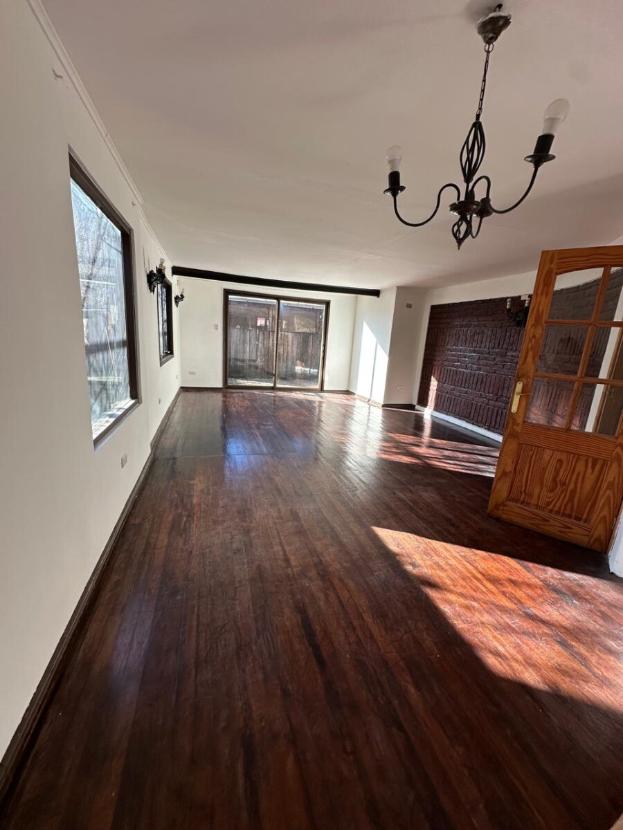 Casa en Venta en Coyhaique | 5 Dormitorios | 3 Baños | 211 m² | UF 8.100 - 7
