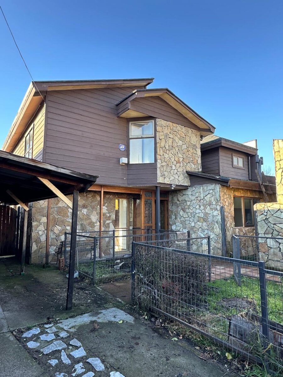 Casa en Venta en Coyhaique | 5 Dormitorios | 3 Baños | 211 m² | UF 8.100 - 2