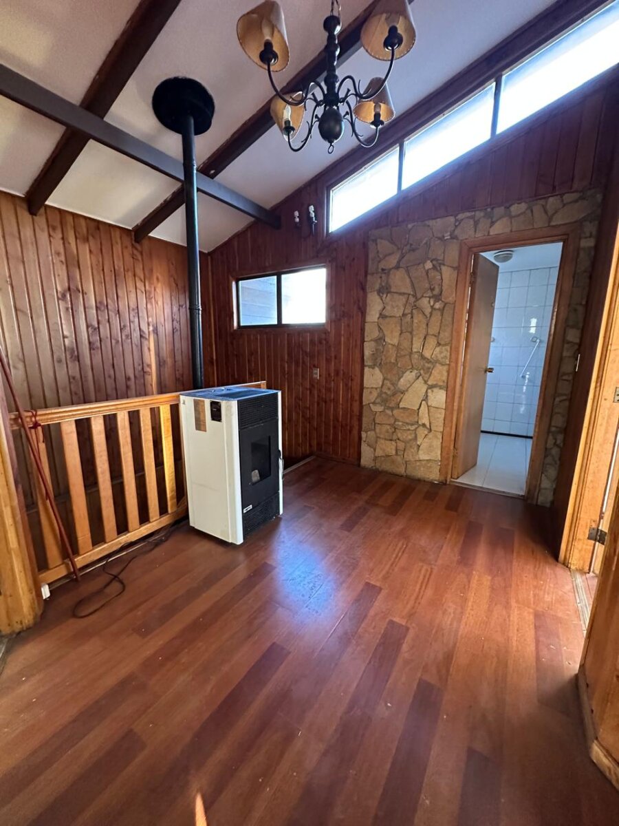 Casa en Venta en Coyhaique | 5 Dormitorios | 3 Baños | 211 m² | UF 8.100 - 20
