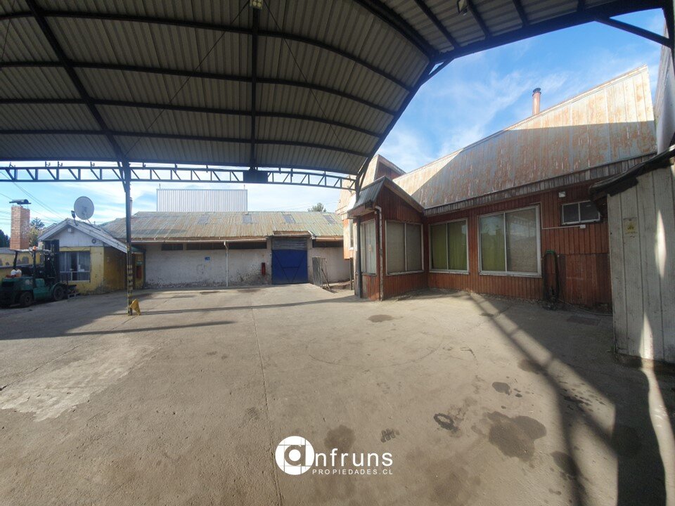 En Arriendo Galpón de Almacenaje Sector Urbano / Simón Bolívar, Coyhaique