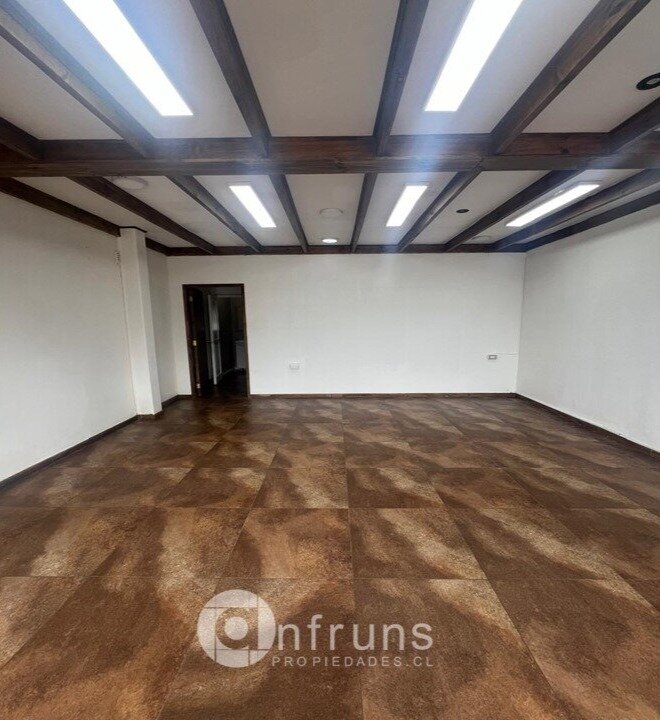 Local Comercial en Venta en Coyhaique | 15 Dormitorios | 1 Baño | 40 m² | UF 24 - 2
