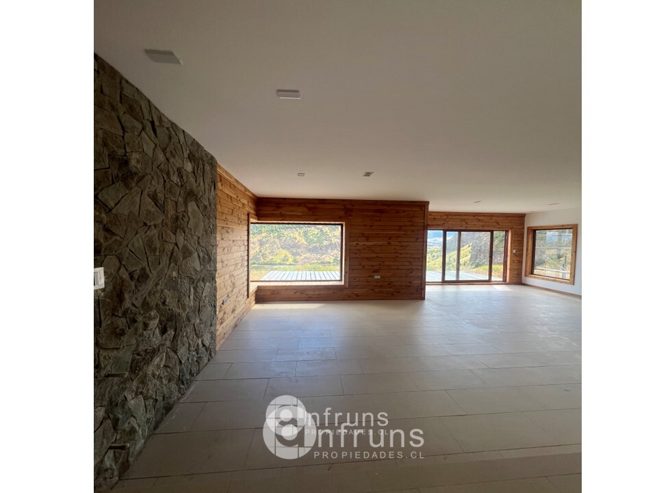 Parcela en Venta en Region de Aysen | 15 Dormitorios | 3 Baños | 185 m² | UF 7.400 - 18