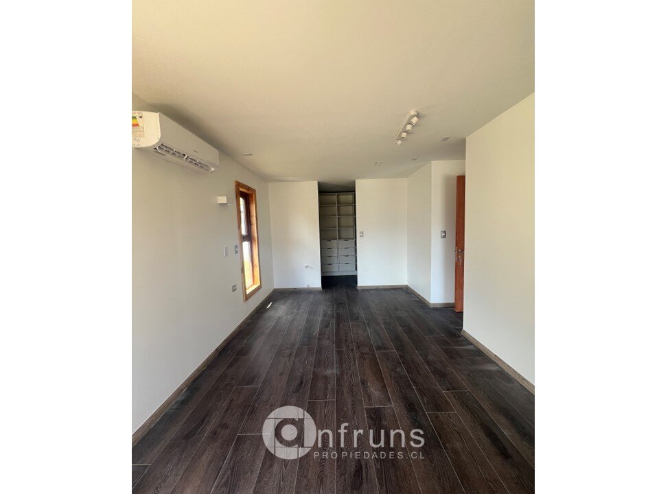 Parcela en Venta en Region de Aysen | 15 Dormitorios | 3 Baños | 185 m² | UF 7.400 - 8