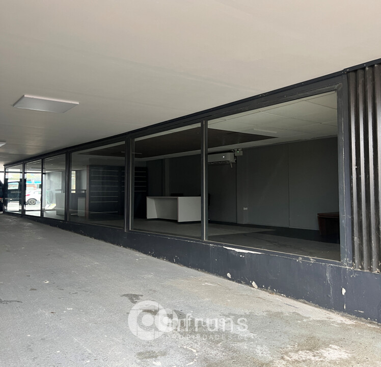 Local Comercial en Venta en Coyhaique | 15 Dormitorios | 5 Baños | 2002 m² | UF 400 - 11