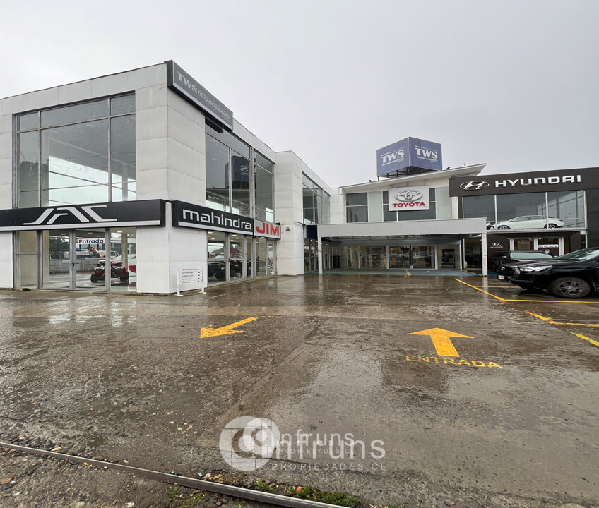 Local Comercial en Venta en Coyhaique | 15 Dormitorios | 5 Baños | 2002 m² | UF 400 - 3