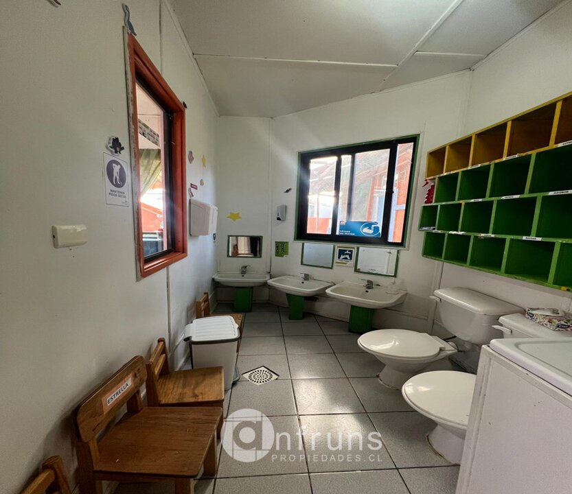 Local Comercial en Venta en Coyhaique | 15 Dormitorios | 4 Baños | 286 m² | UF 12.120 - 9