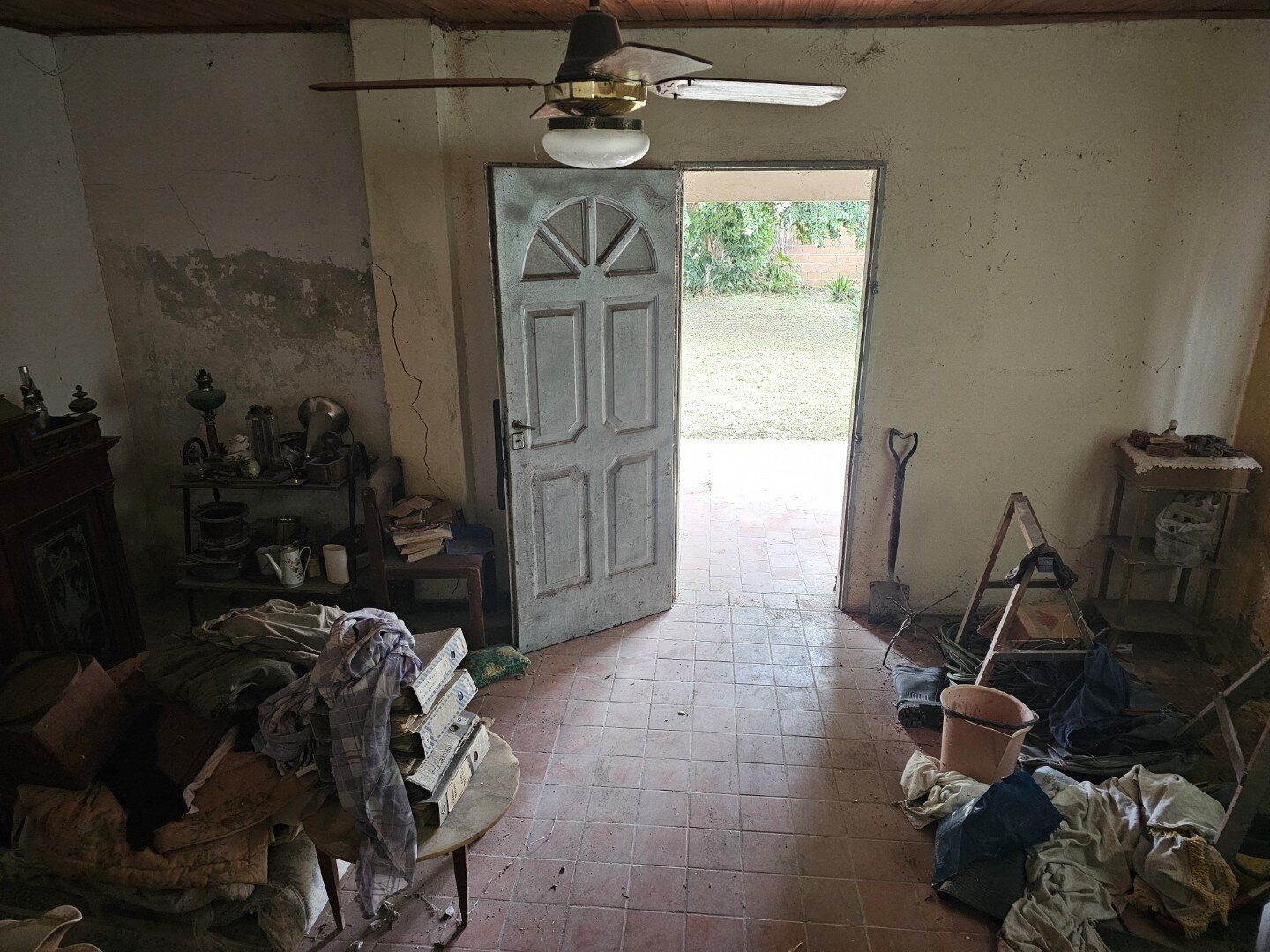 VENTA | Casa a refaccionar con jardín y espacio para vehículos - Junín 340 - 14