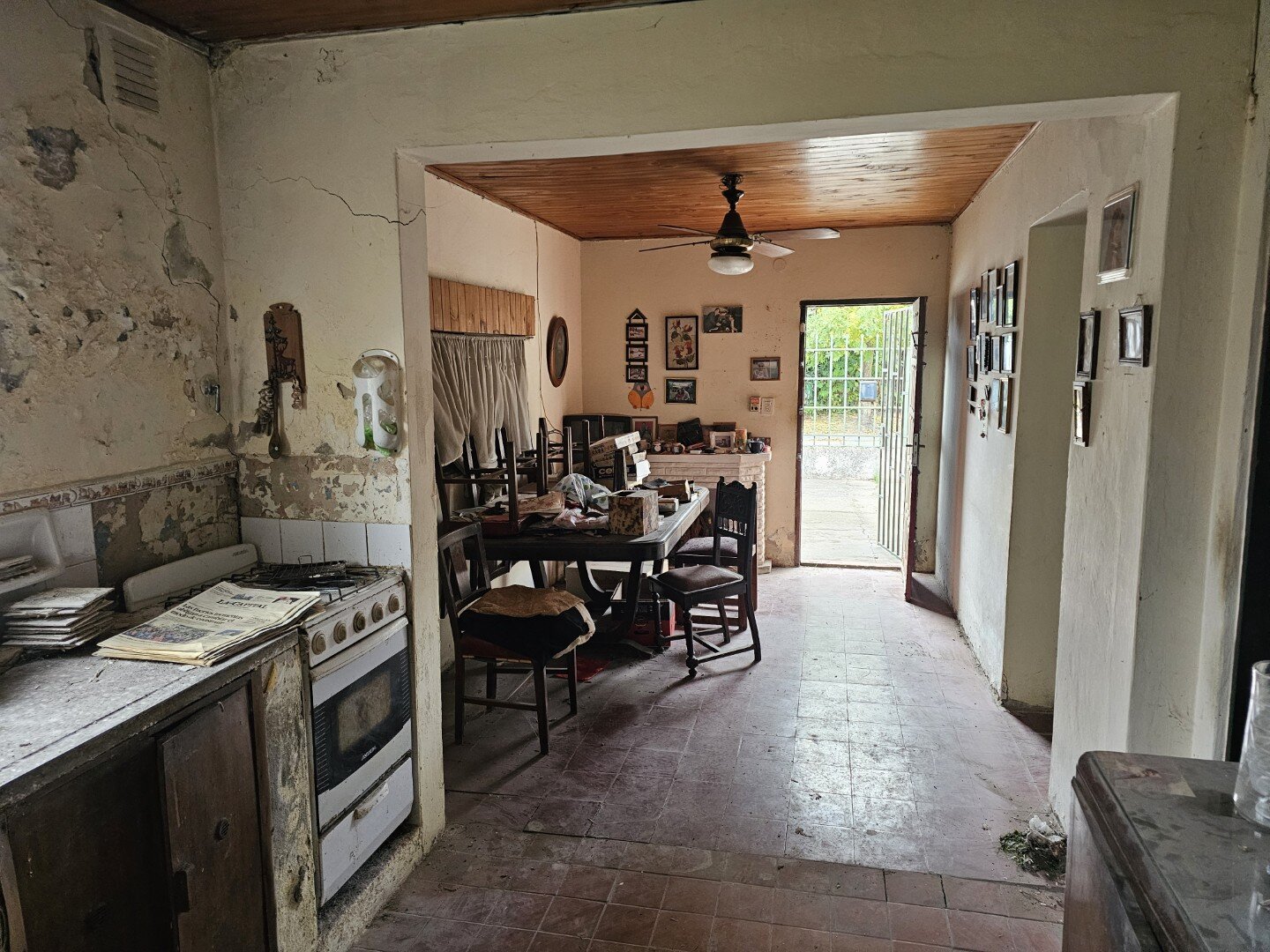 VENTA | Casa a refaccionar con jardín y espacio para vehículos - Junín 340 - 8