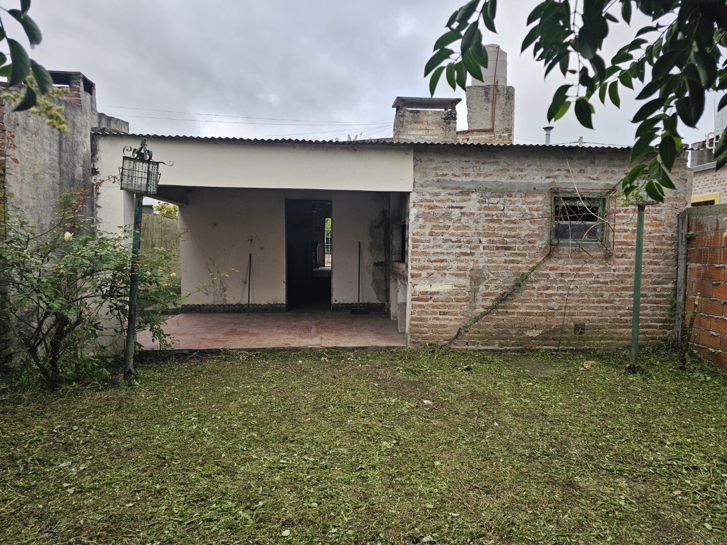 VENTA | Casa a refaccionar con jardín y espacio para vehículos - Junín 340 - 5