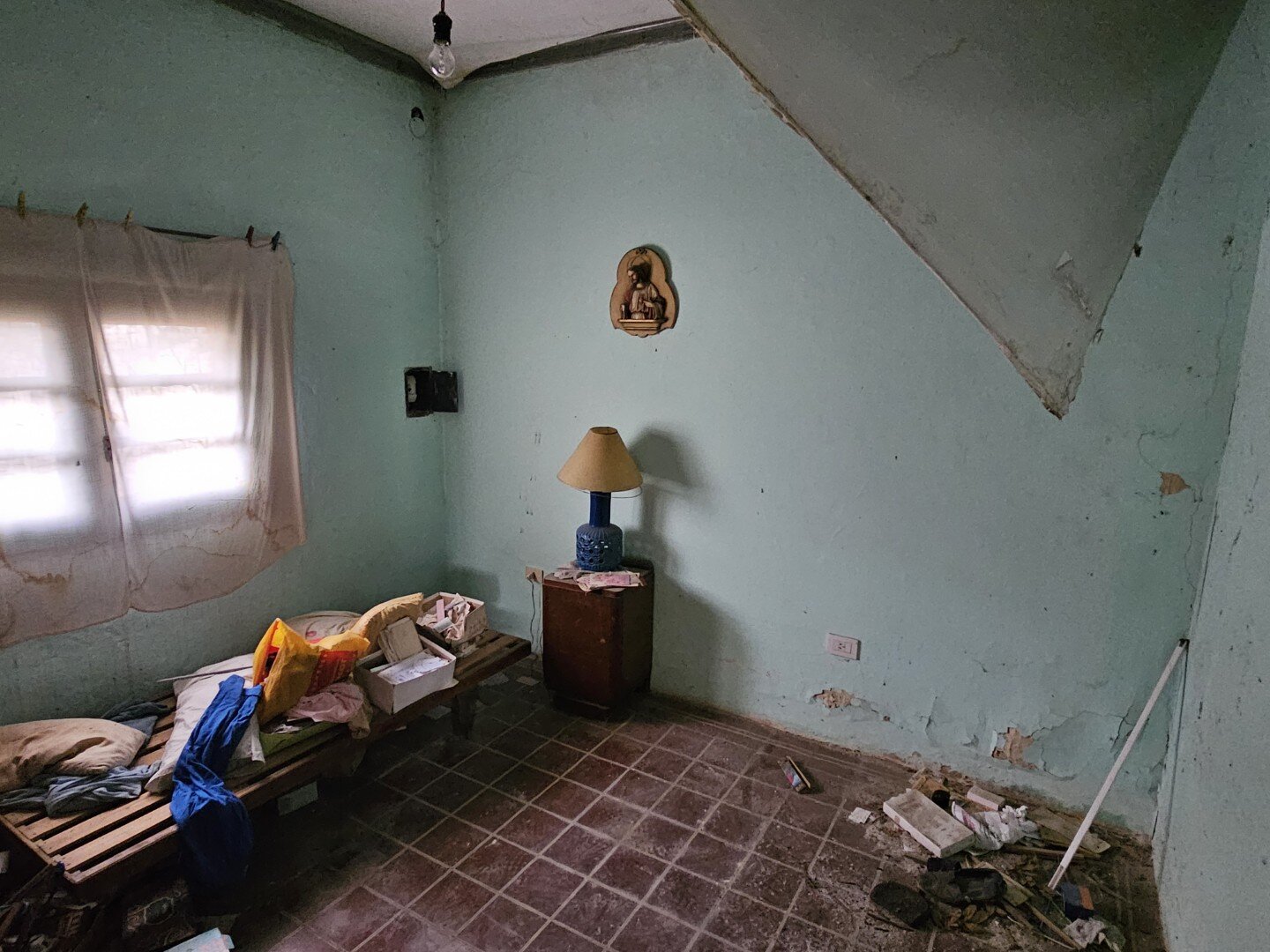 VENTA | Casa a refaccionar con jardín y espacio para vehículos - Junín 340 - 13