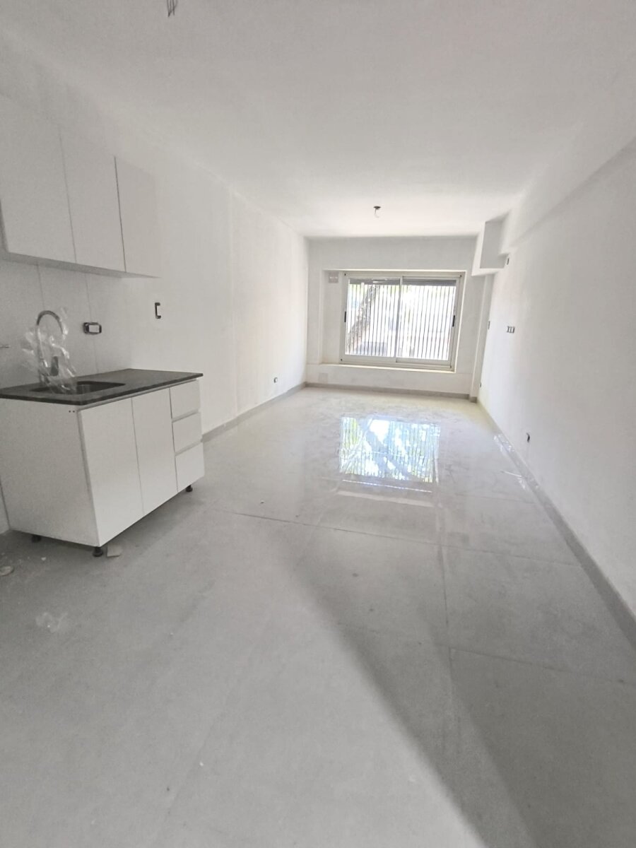 Venta monoambiente al frente en alsina al 400 - 5