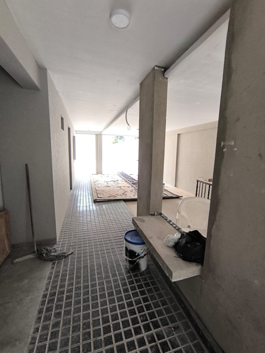 Venta monoambiente al frente en alsina al 400 - 4