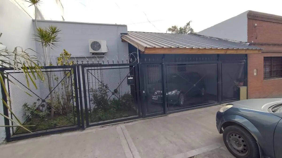 Venta Casa 2 Dormitorios Villa Vatteone Con Cochera - 2