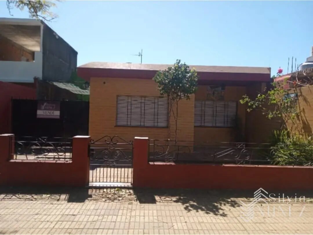 Venta Casa 3 Dormitorios Villa Vatteone Con Cochera