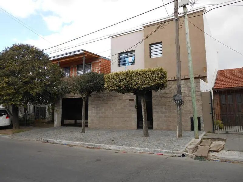 Venta Casa 3 Dormitorios Ranelagh Con Cochera - 2
