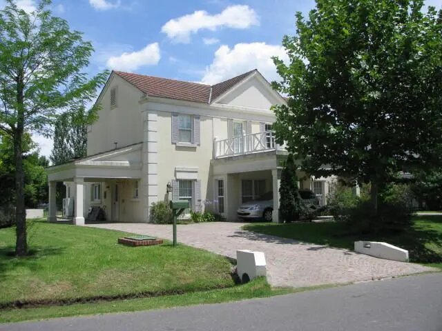 Casa en venta tipo Pulte en Abril Club de Campo - 1
