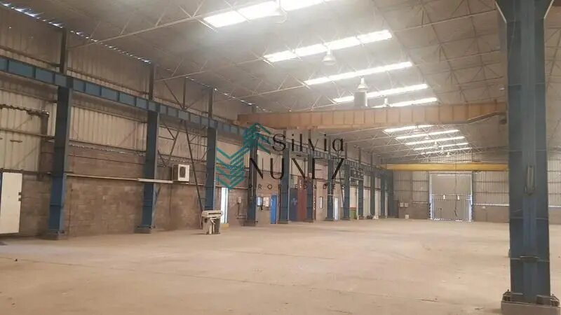 Venta Galpón con puente grua - 1