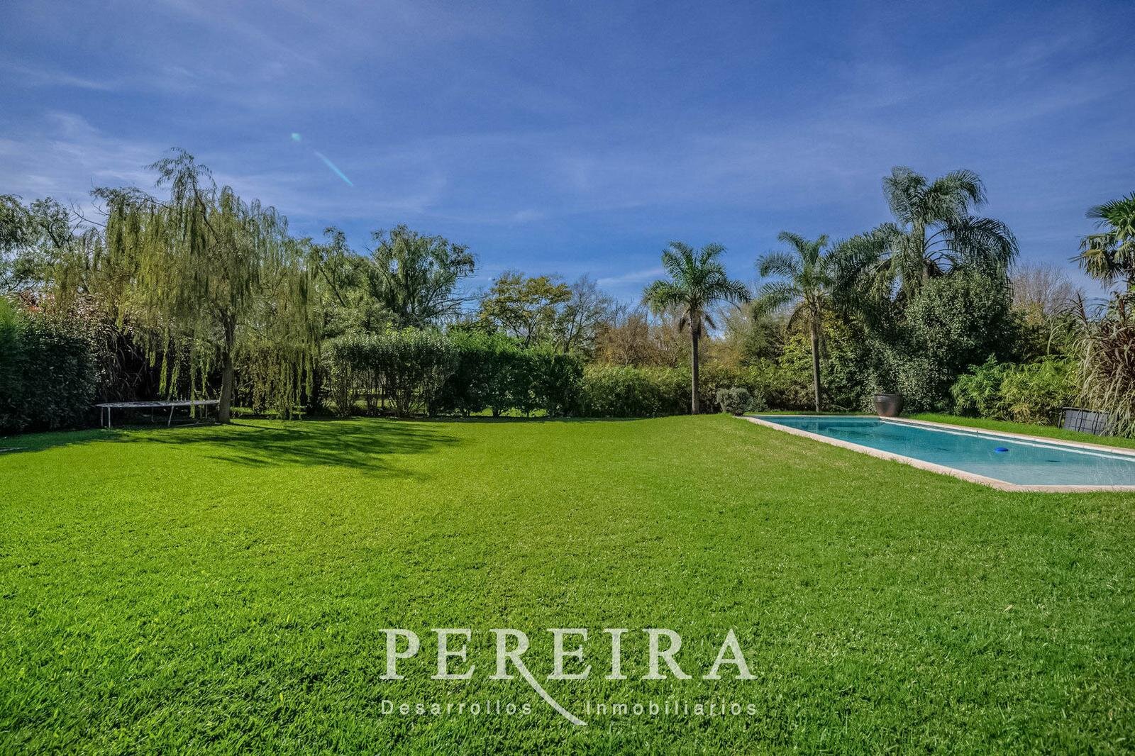 VENTA - Casa en Los Jazmines - Pilar del Este - 5 dormitorios - 126