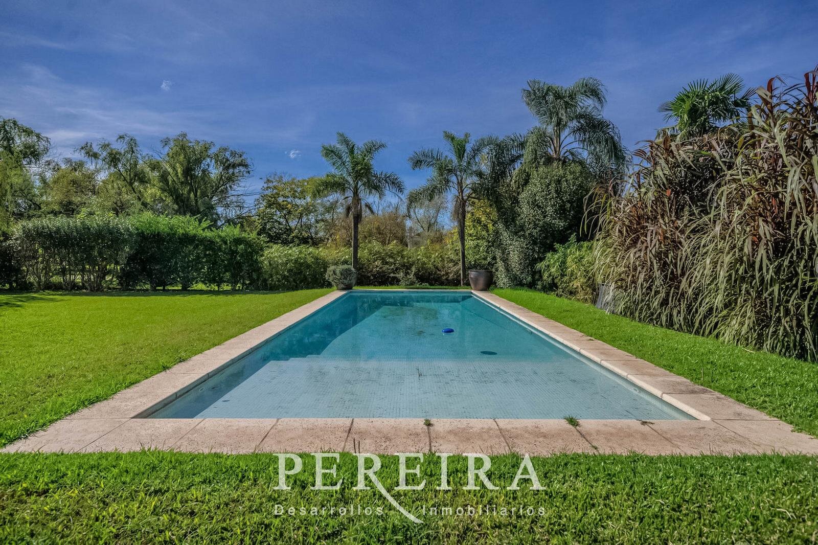 VENTA - Casa en Los Jazmines - Pilar del Este - 5 dormitorios - 127