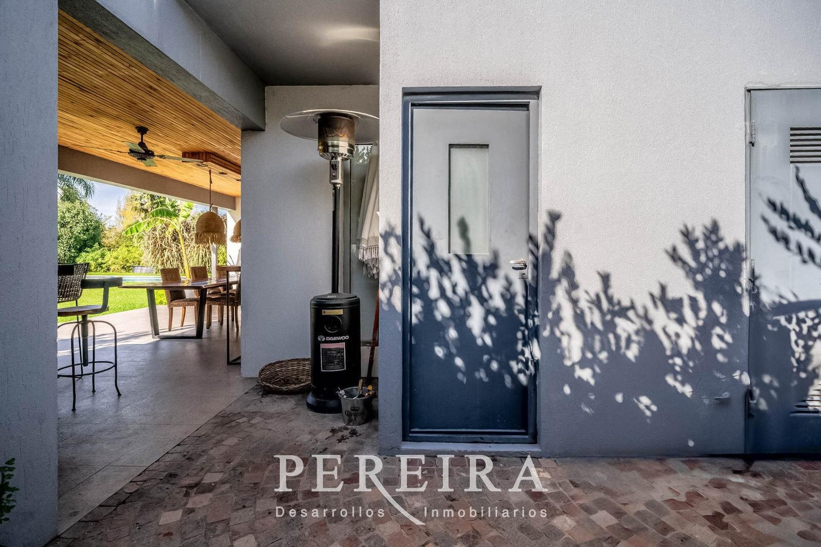 VENTA - Casa en Los Jazmines - Pilar del Este - 5 dormitorios - 140
