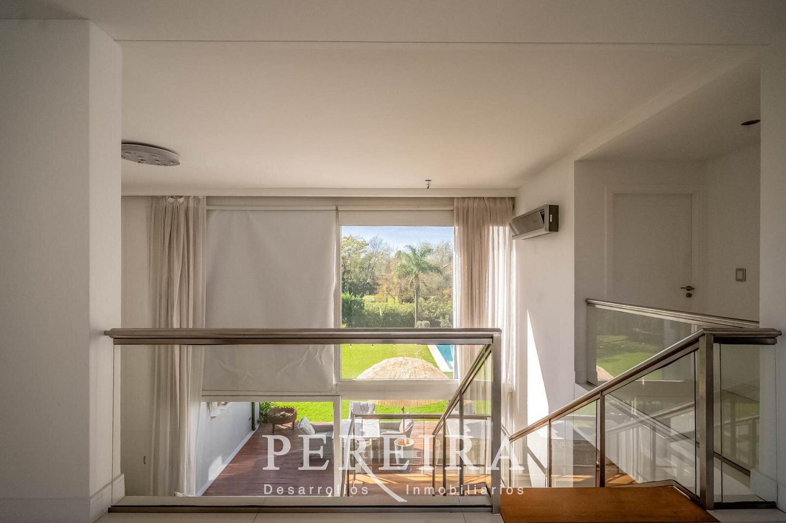 VENTA - Casa en Los Jazmines - Pilar del Este - 5 dormitorios - 59