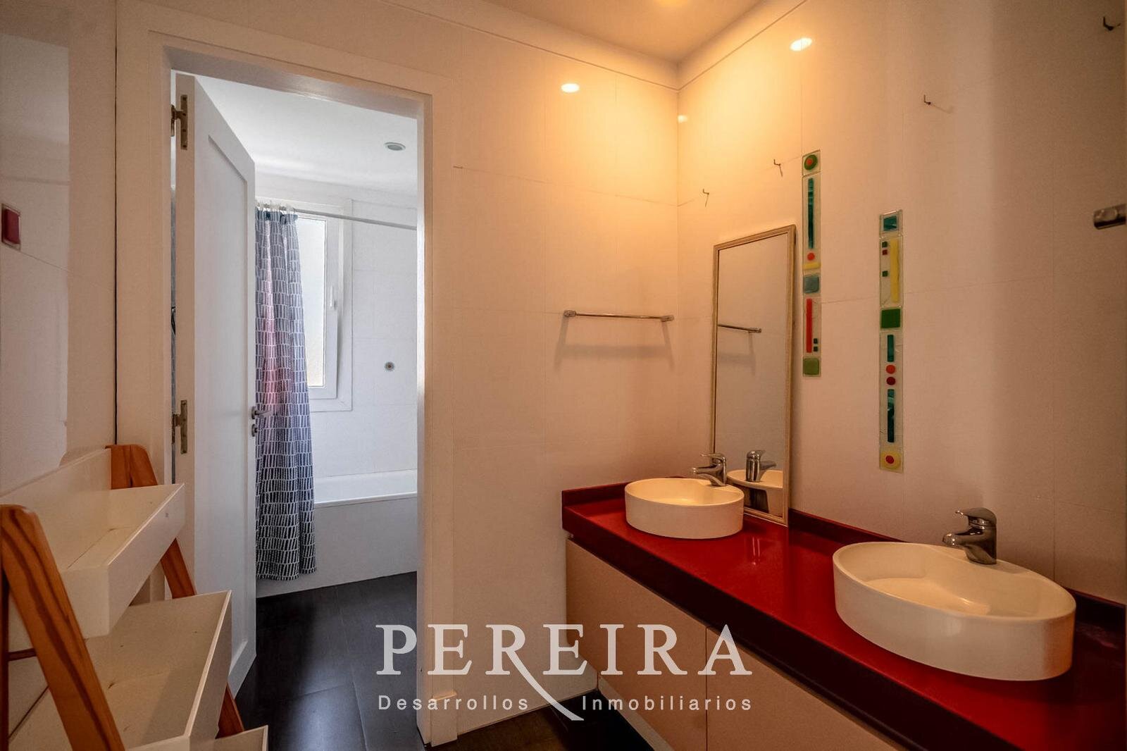 VENTA - Casa en Los Jazmines - Pilar del Este - 5 dormitorios - 82