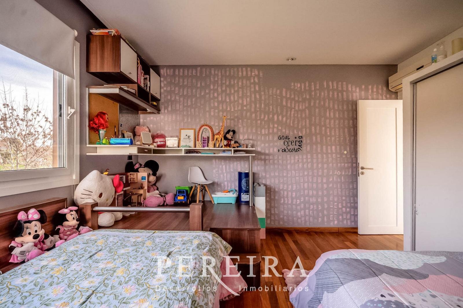VENTA - Casa en Los Jazmines - Pilar del Este - 5 dormitorios - 55