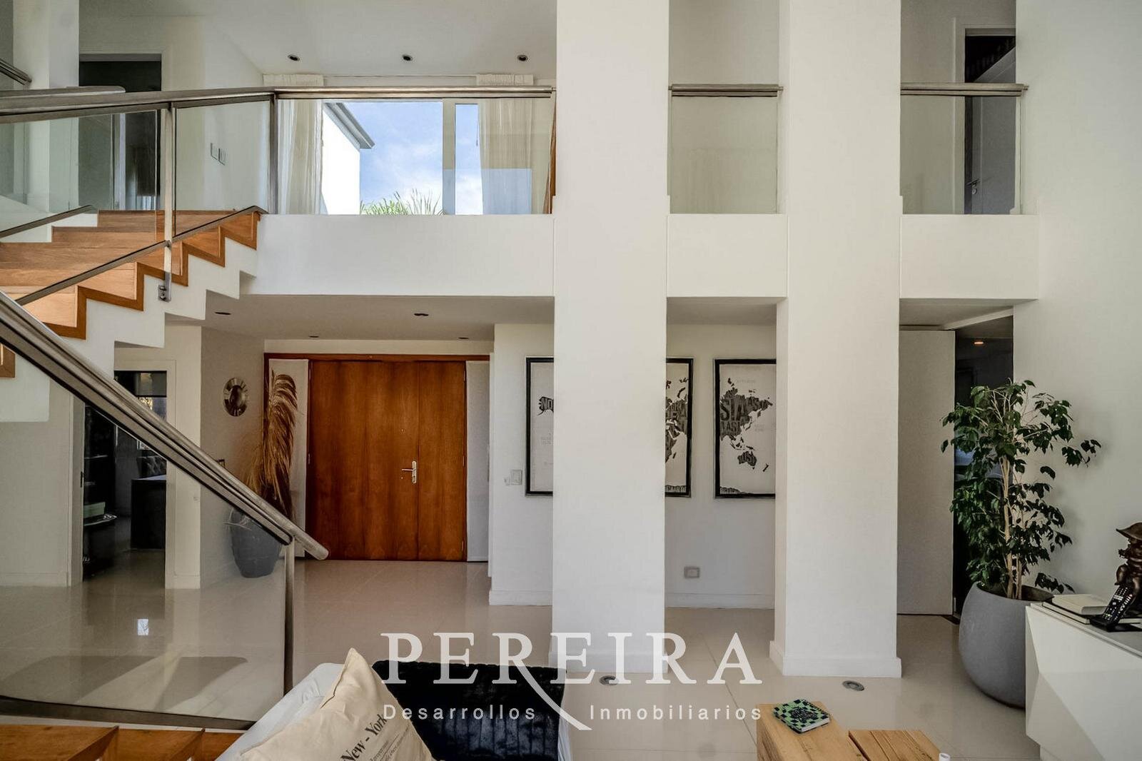 VENTA - Casa en Los Jazmines - Pilar del Este - 5 dormitorios - 37