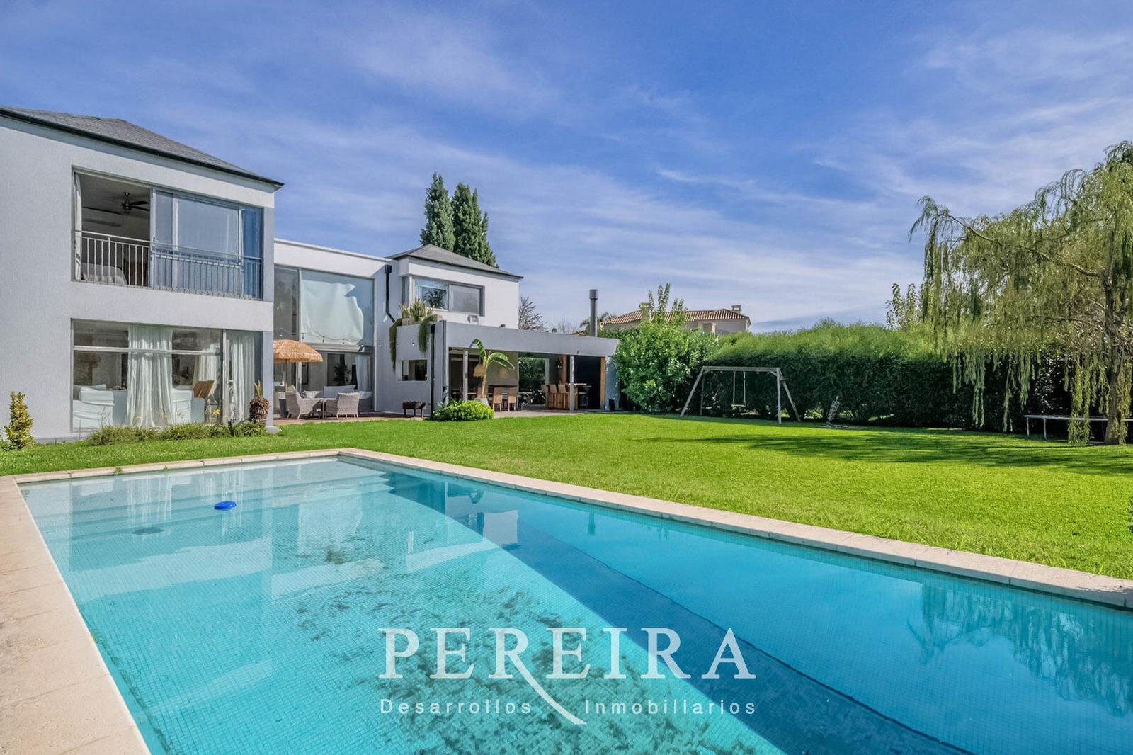 VENTA - Casa en Los Jazmines - Pilar del Este - 5 dormitorios - 2