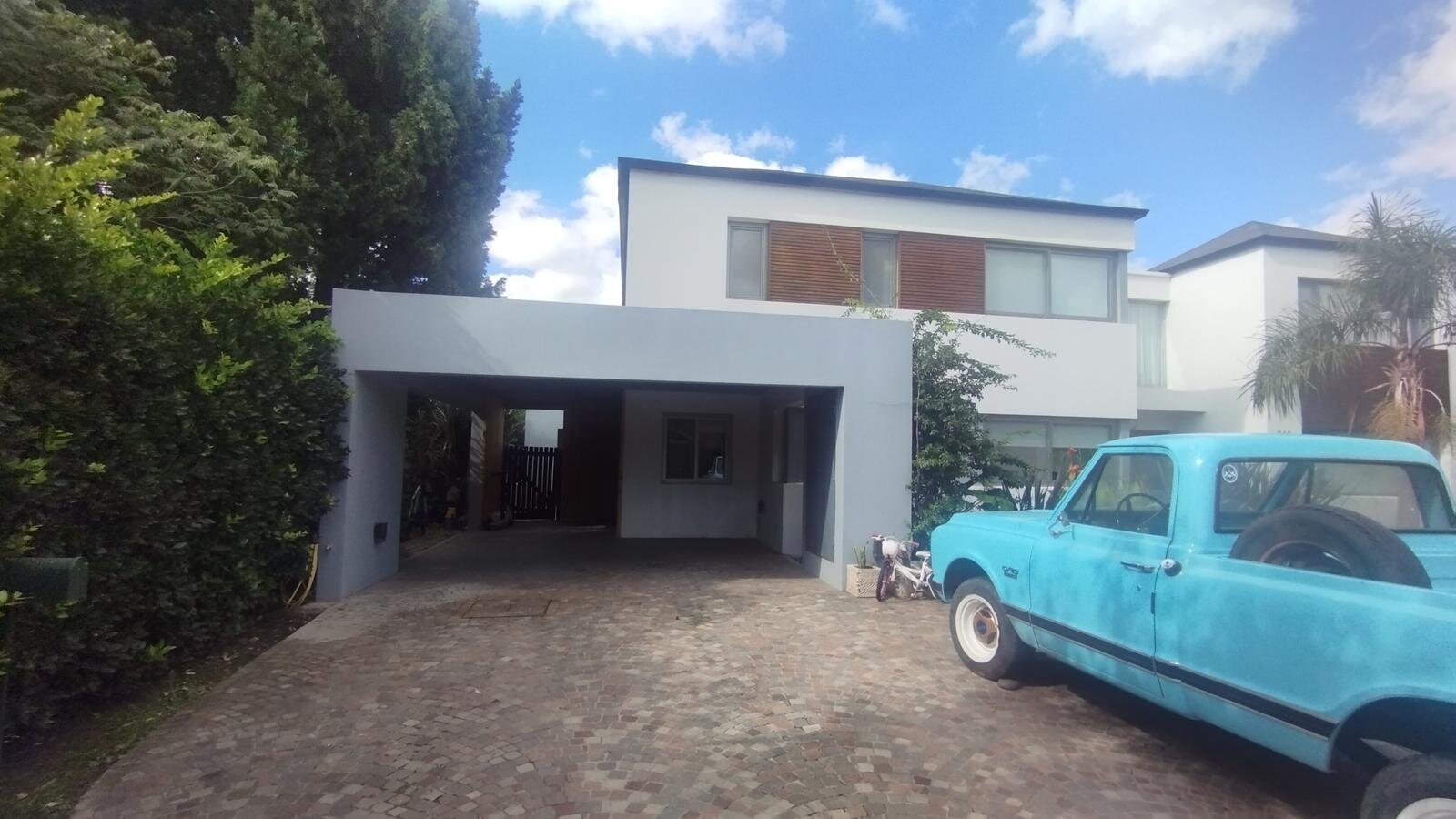 VENTA - Casa en Los Jazmines - Pilar del Este - 5 dormitorios - 7