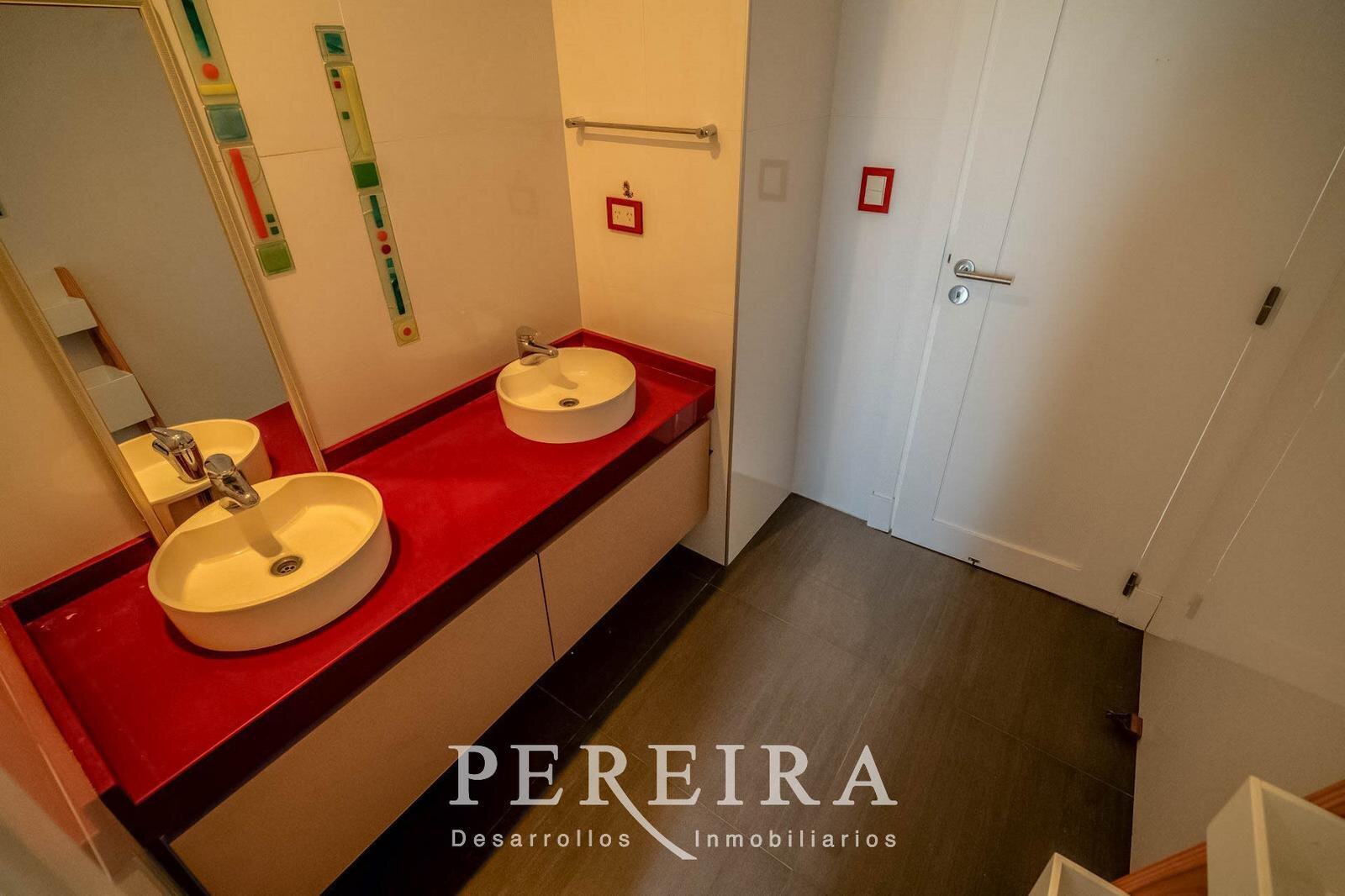 VENTA - Casa en Los Jazmines - Pilar del Este - 5 dormitorios - 87