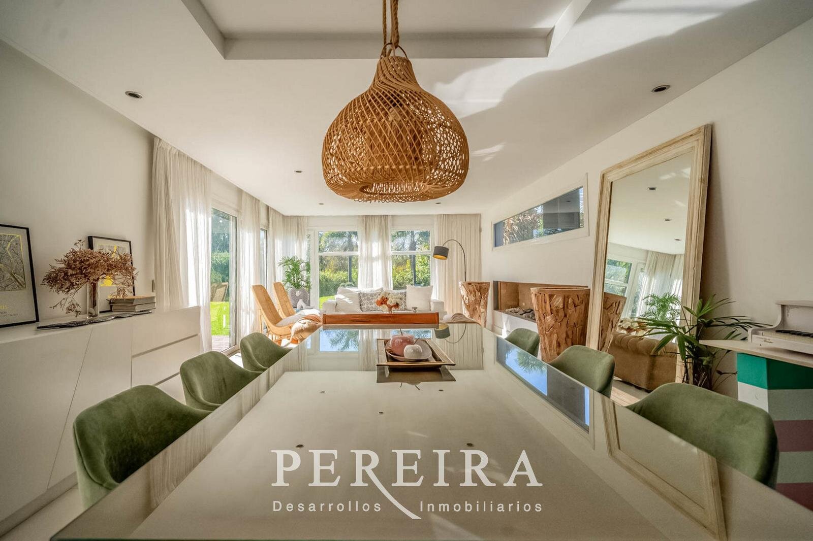 VENTA - Casa en Los Jazmines - Pilar del Este - 5 dormitorios - 14