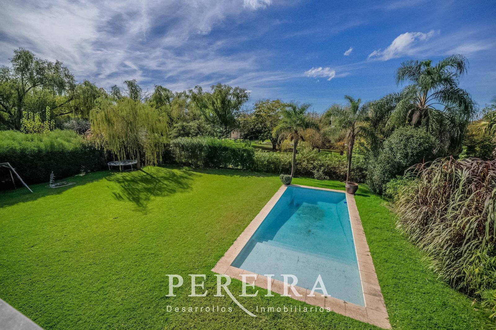 VENTA - Casa en Los Jazmines - Pilar del Este - 5 dormitorios - 124