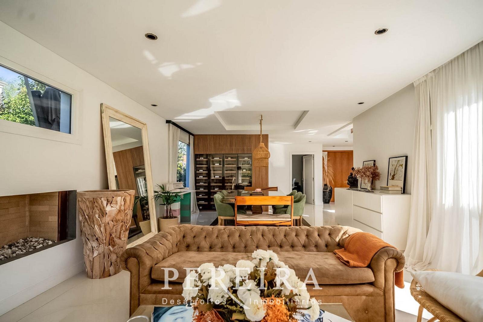 VENTA - Casa en Los Jazmines - Pilar del Este - 5 dormitorios - 22