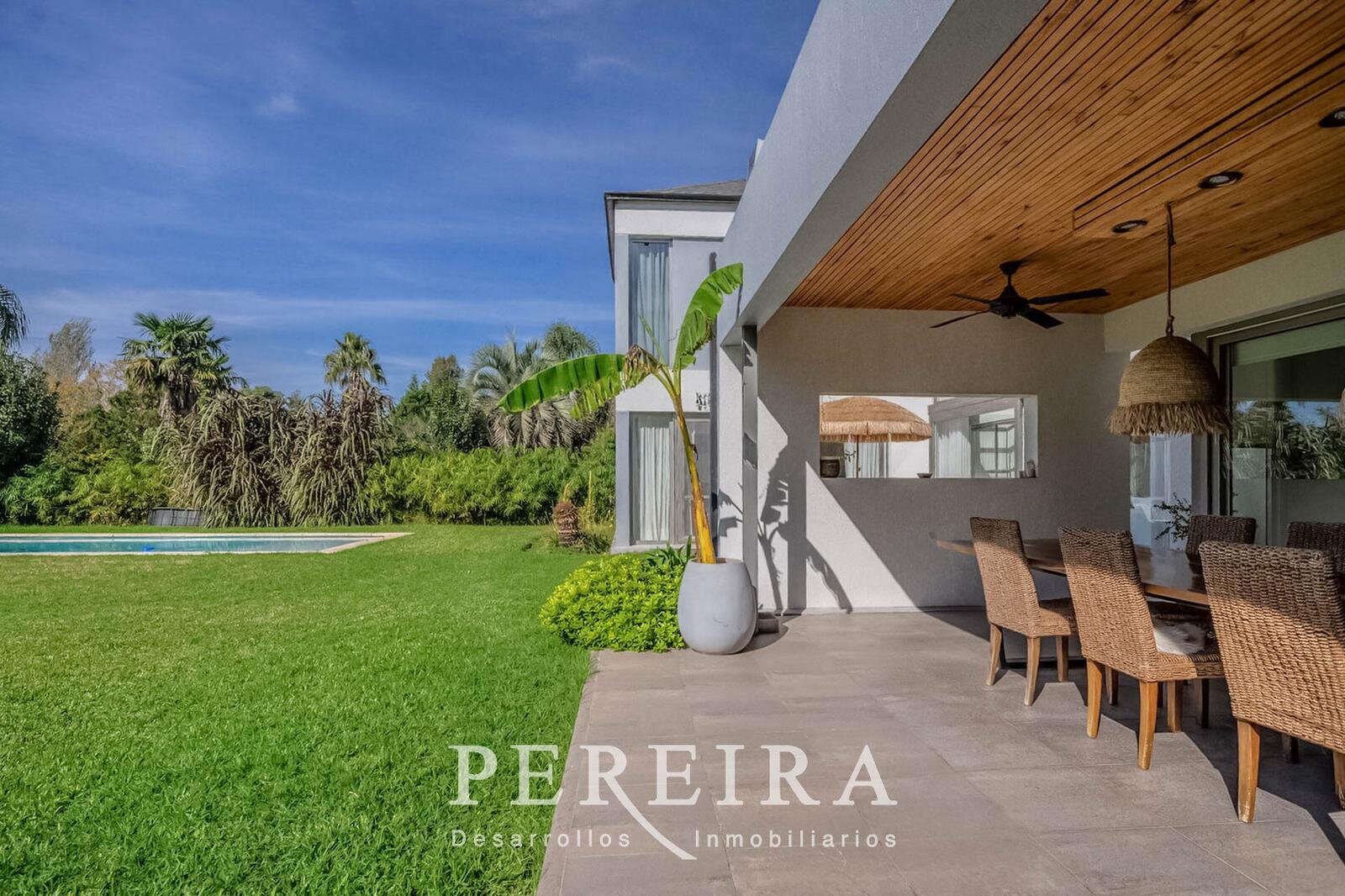 VENTA - Casa en Los Jazmines - Pilar del Este - 5 dormitorios - 114