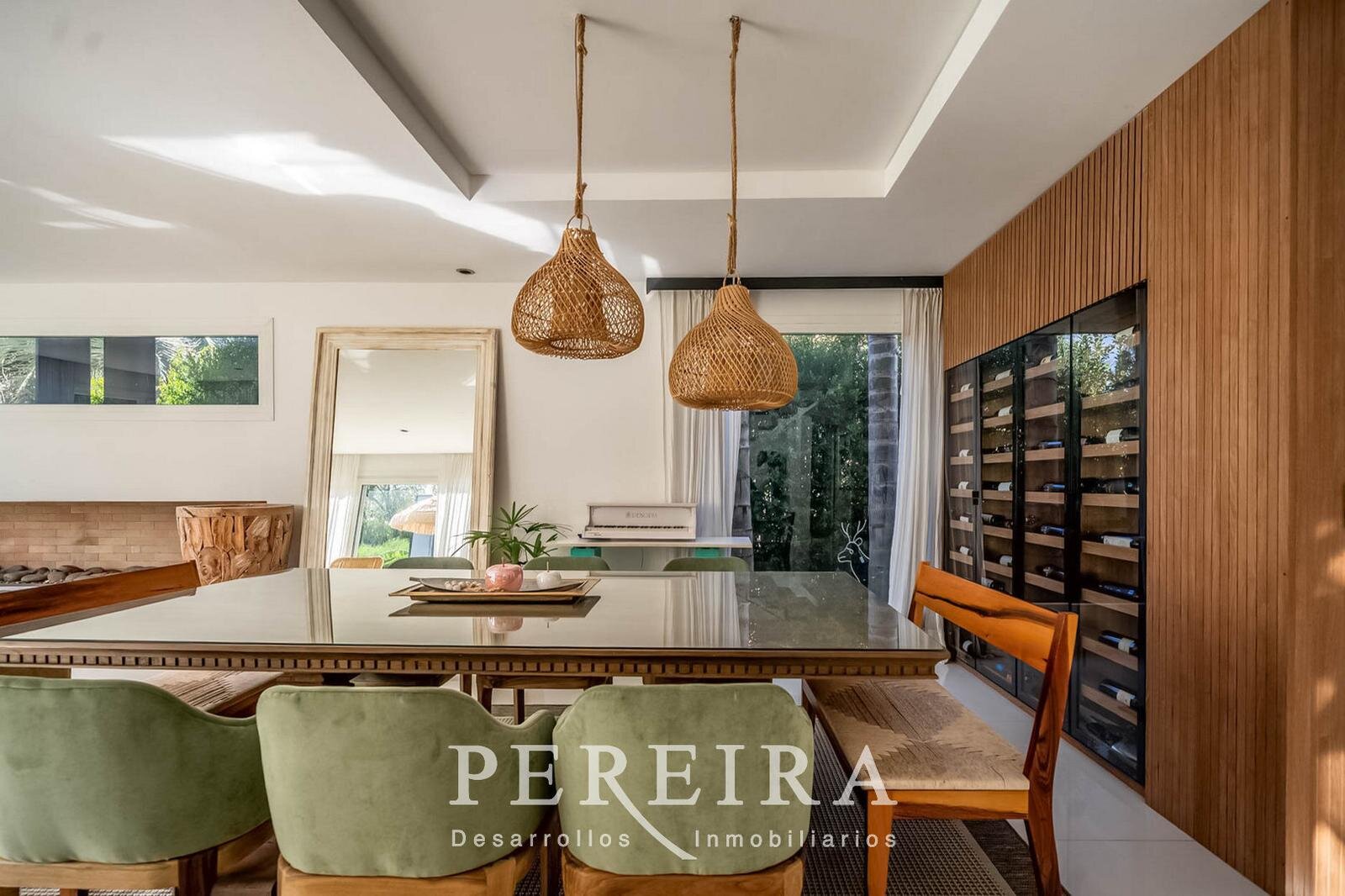VENTA - Casa en Los Jazmines - Pilar del Este - 5 dormitorios - 13