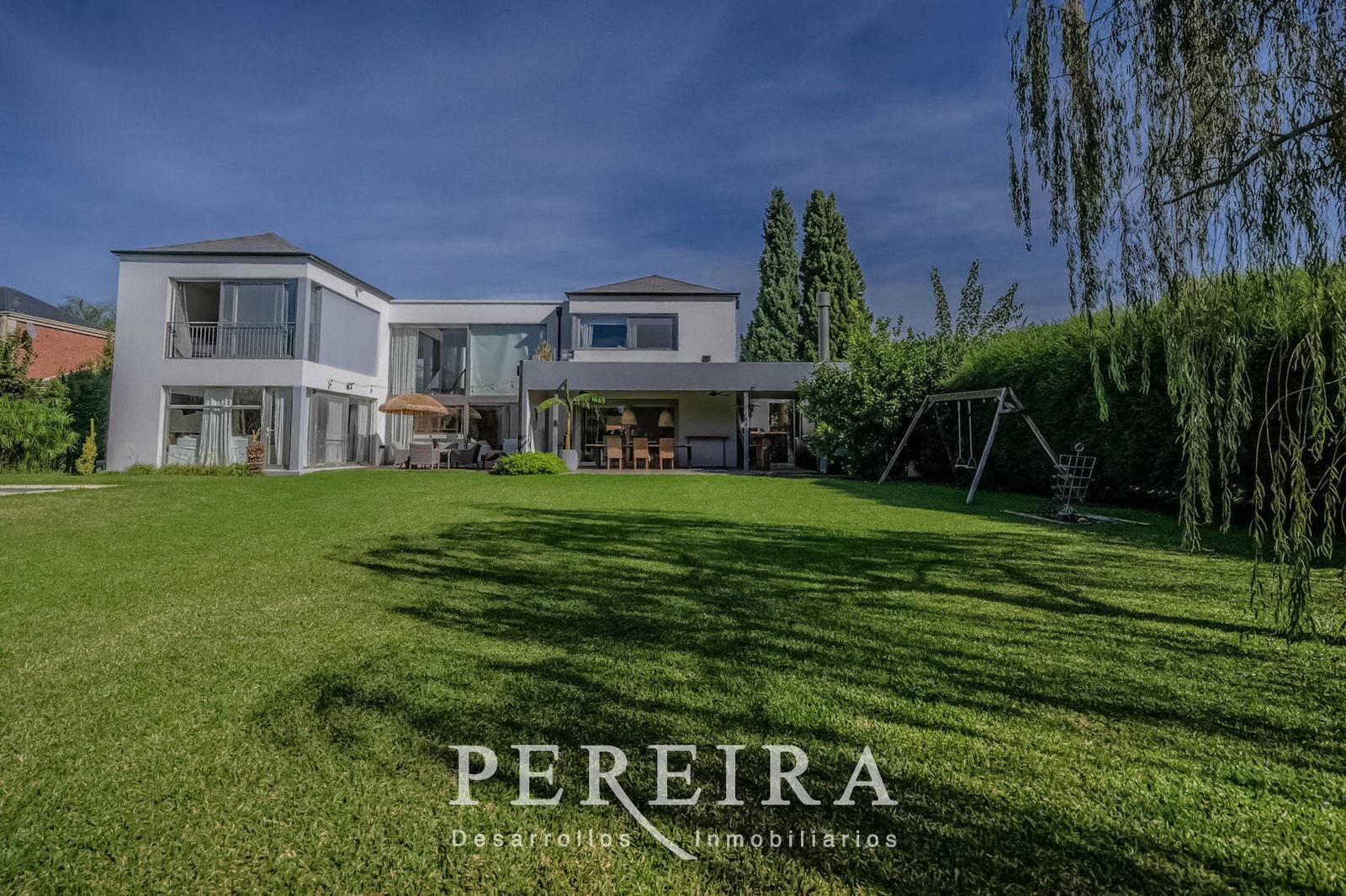 VENTA - Casa en Los Jazmines - Pilar del Este - 5 dormitorios - 132