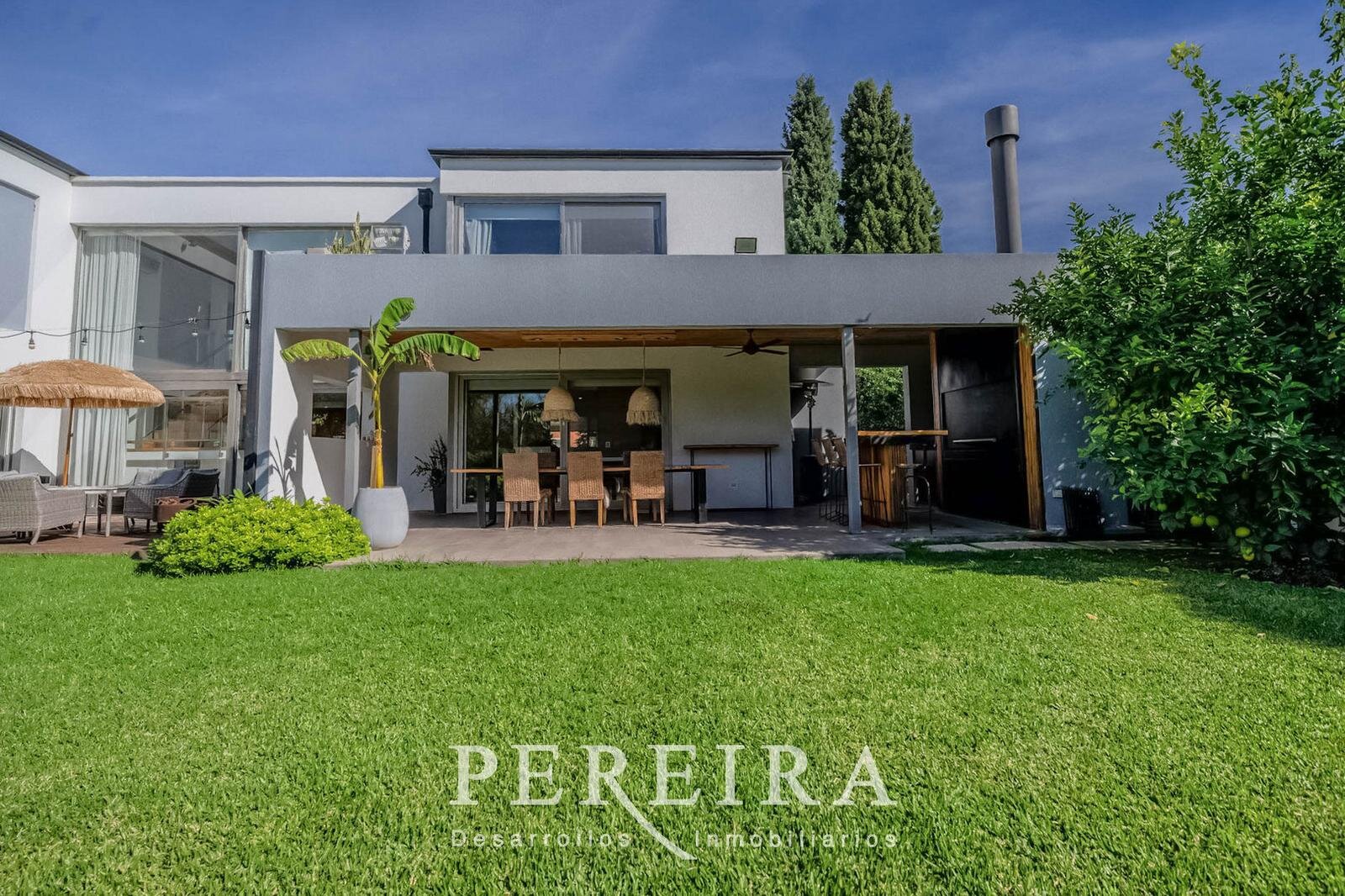 VENTA - Casa en Los Jazmines - Pilar del Este - 5 dormitorios - 134