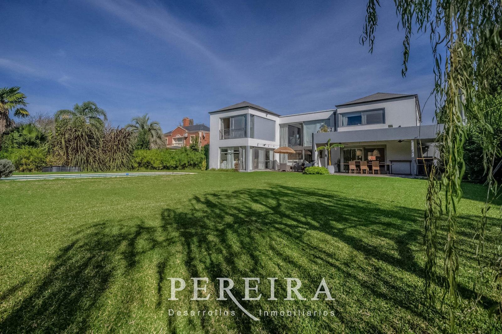 VENTA - Casa en Los Jazmines - Pilar del Este - 5 dormitorios - 133