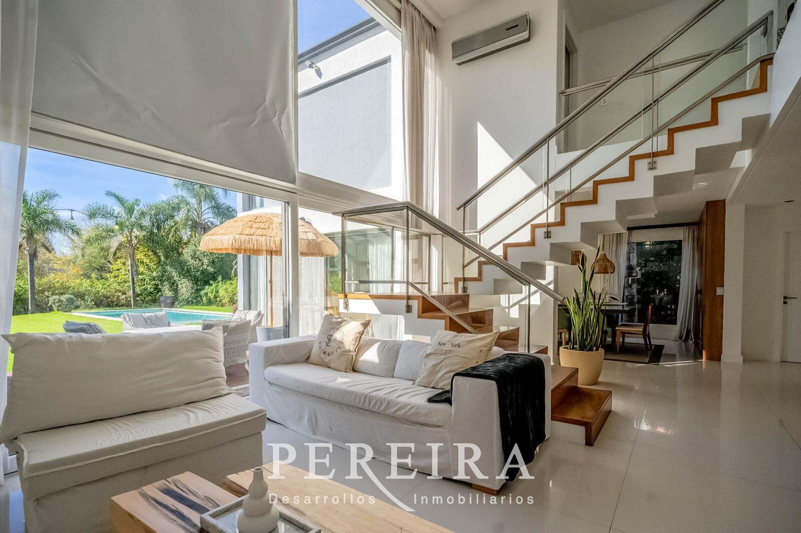 VENTA - Casa en Los Jazmines - Pilar del Este - 5 dormitorios - 34