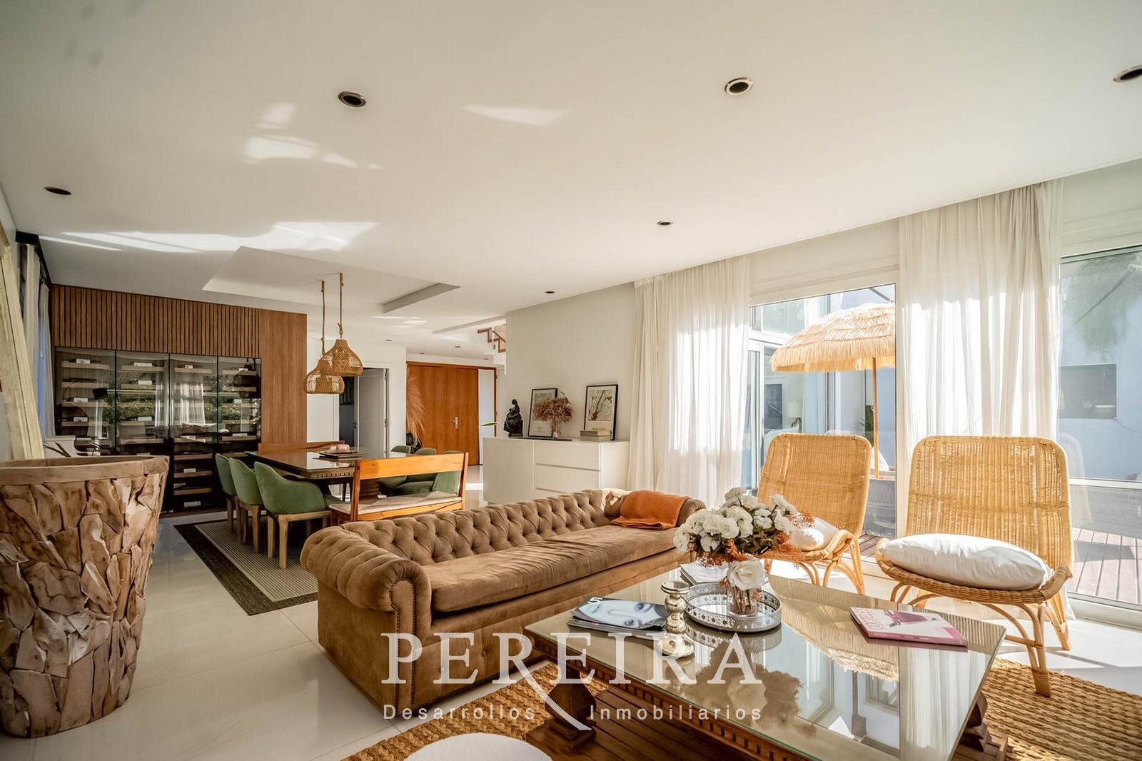 VENTA - Casa en Los Jazmines - Pilar del Este - 5 dormitorios - 23