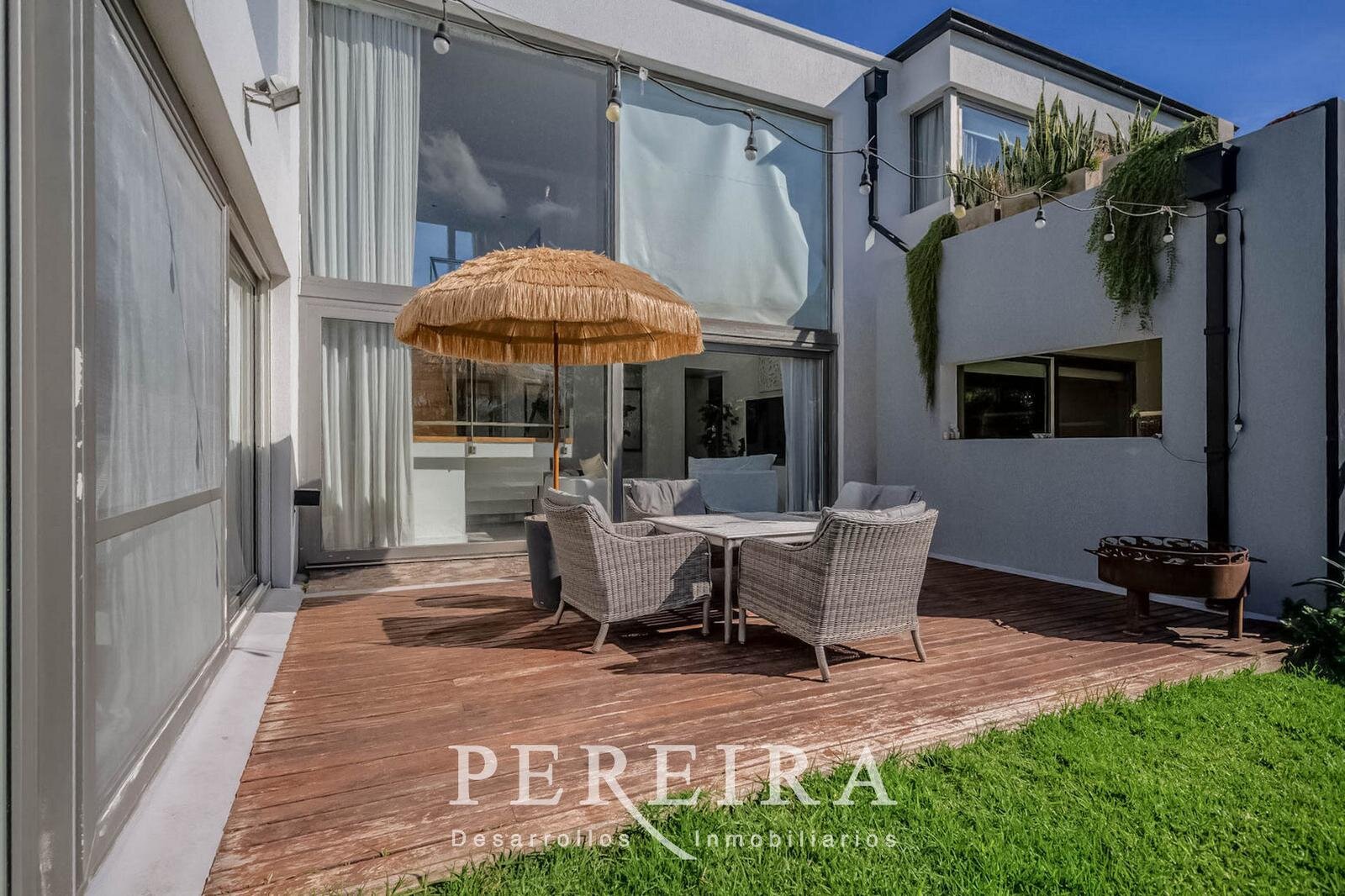 VENTA - Casa en Los Jazmines - Pilar del Este - 5 dormitorios - 117
