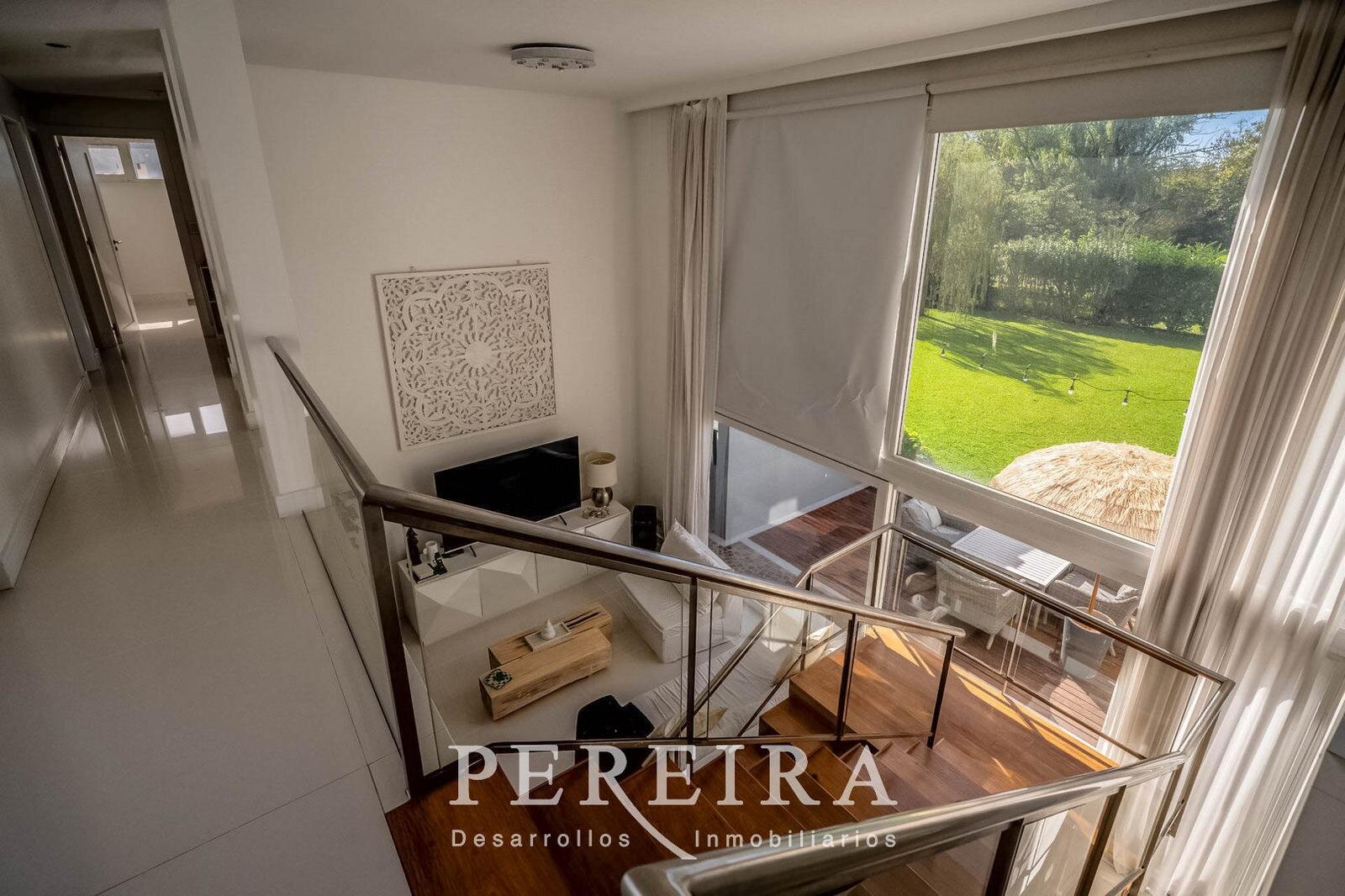 VENTA - Casa en Los Jazmines - Pilar del Este - 5 dormitorios - 62