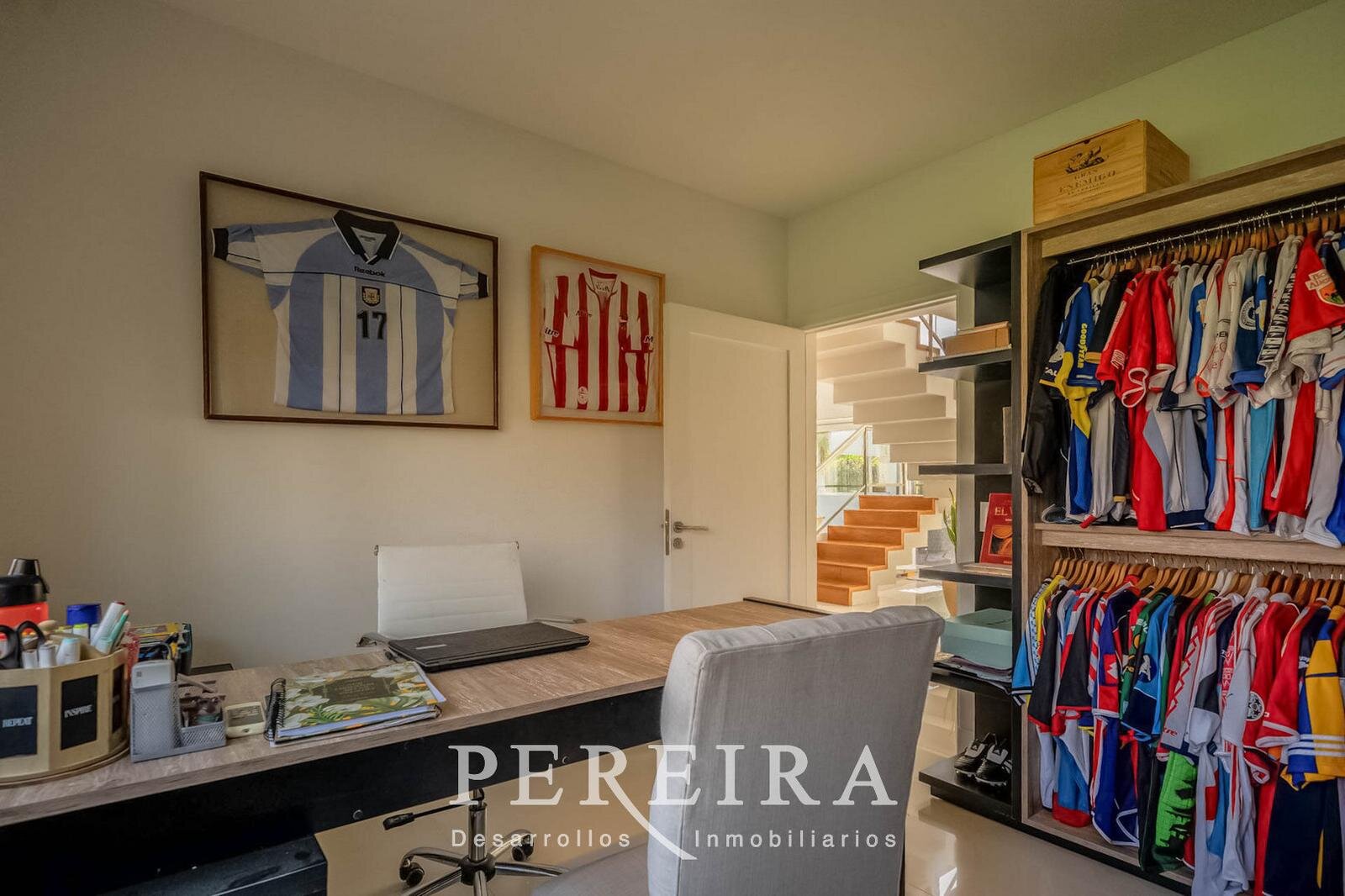VENTA - Casa en Los Jazmines - Pilar del Este - 5 dormitorios - 41