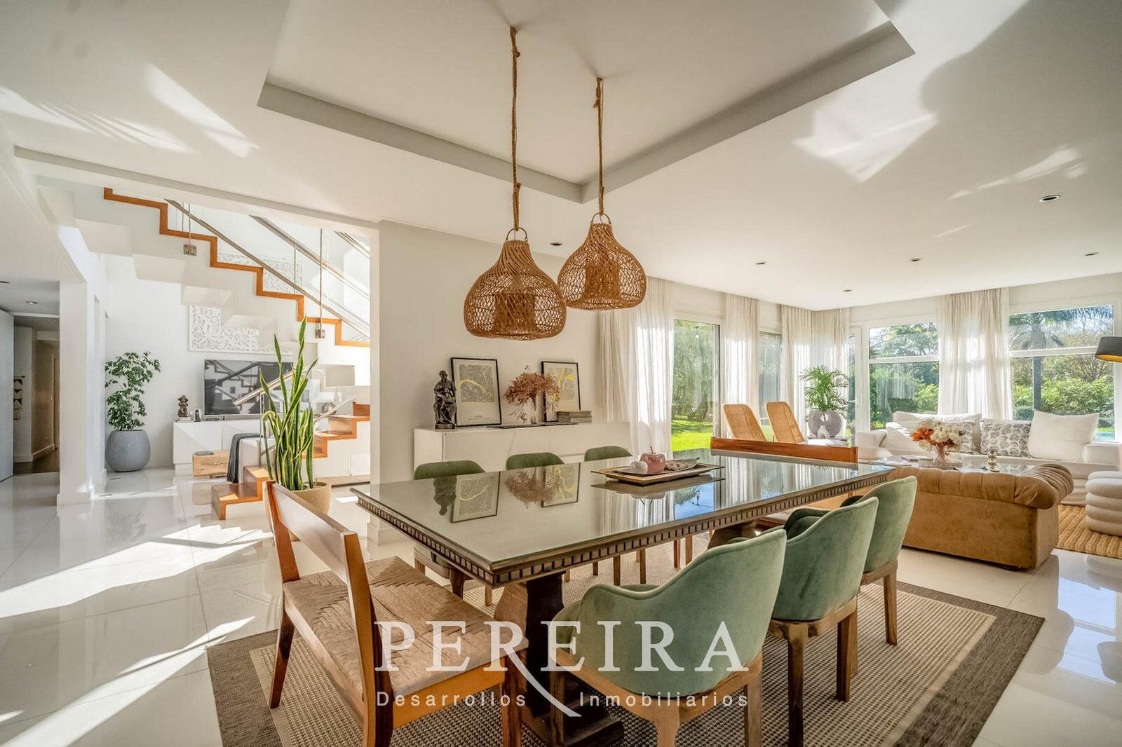 VENTA - Casa en Los Jazmines - Pilar del Este - 5 dormitorios - 15