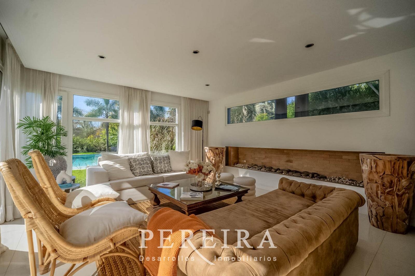 VENTA - Casa en Los Jazmines - Pilar del Este - 5 dormitorios - 18