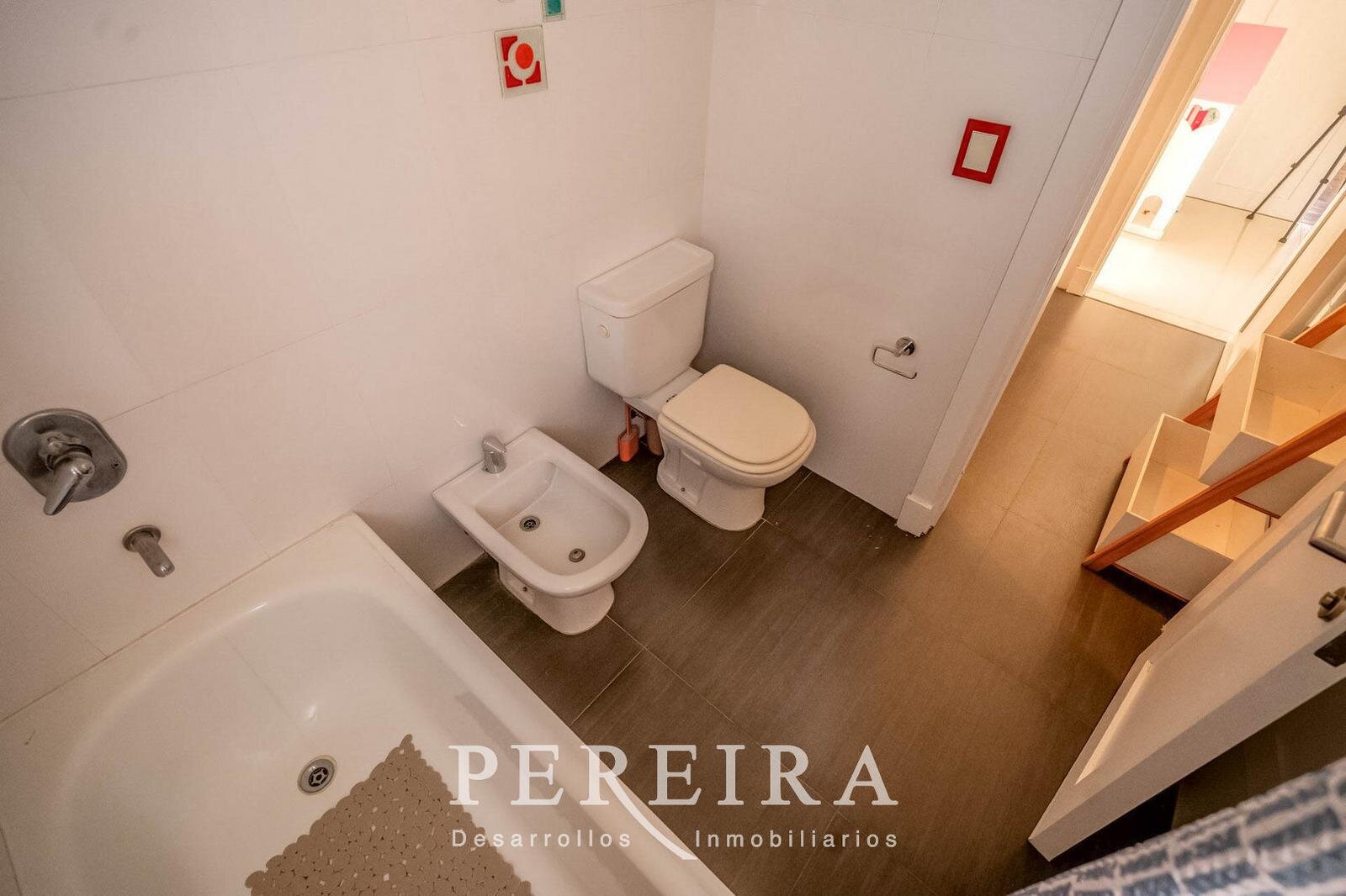 VENTA - Casa en Los Jazmines - Pilar del Este - 5 dormitorios - 86