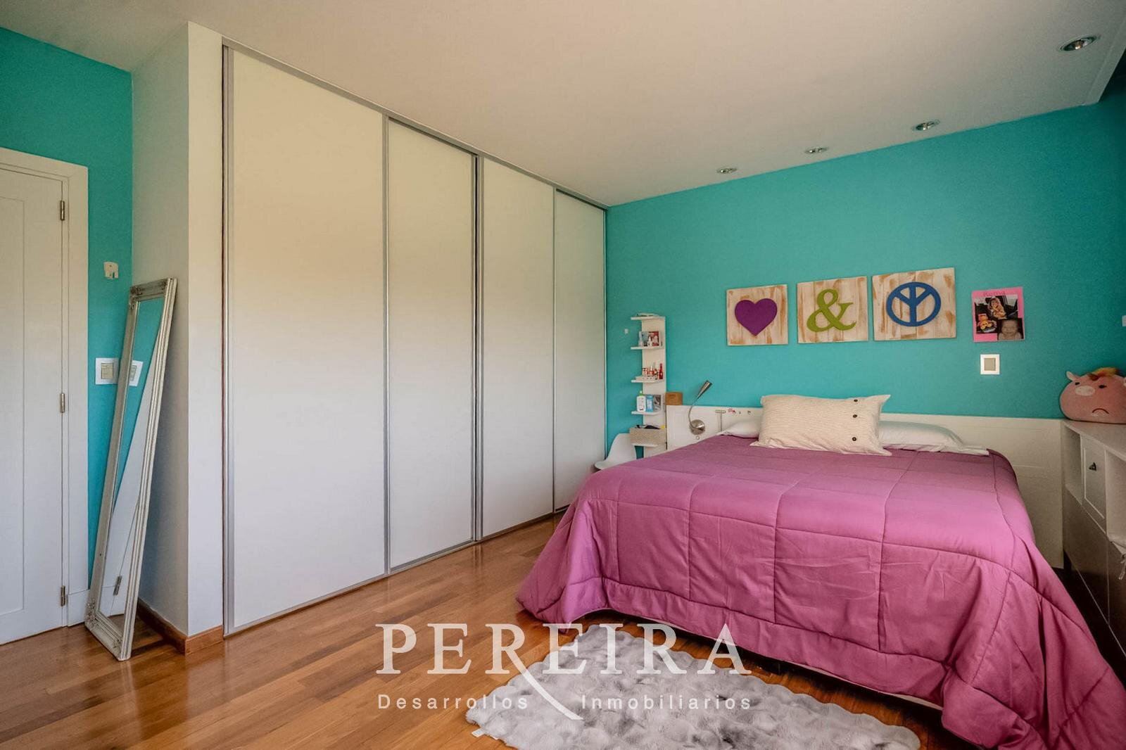 VENTA - Casa en Los Jazmines - Pilar del Este - 5 dormitorios - 47